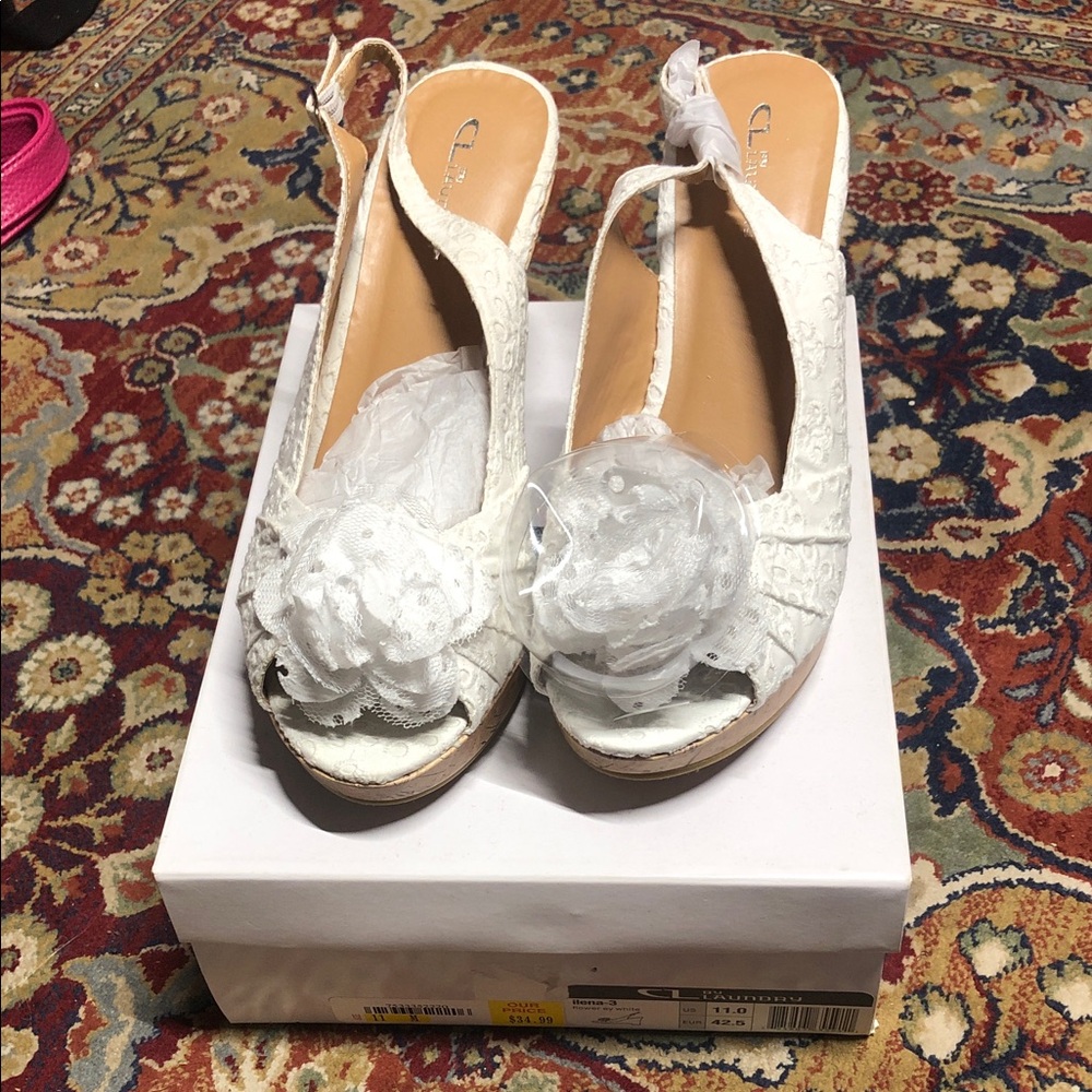 CL by Laundry White Floral Slingback Heels